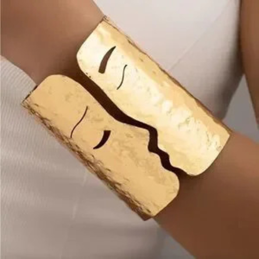 Nocturne Sculpted Face Gold Cuff
